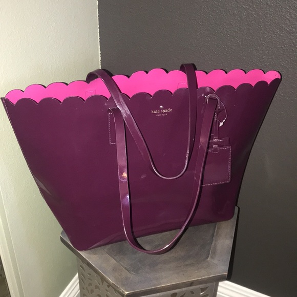 kate spade Handbags - 🔥♠️ 1 hr sale - Kate Spade large bag, worn twice